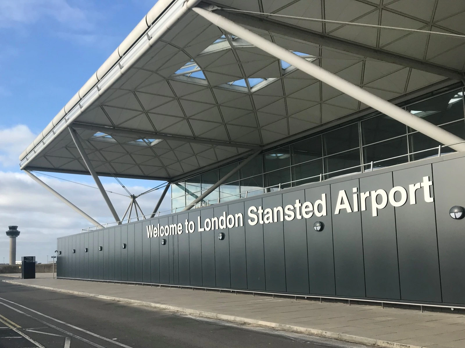London Stansted Airport minibus hire